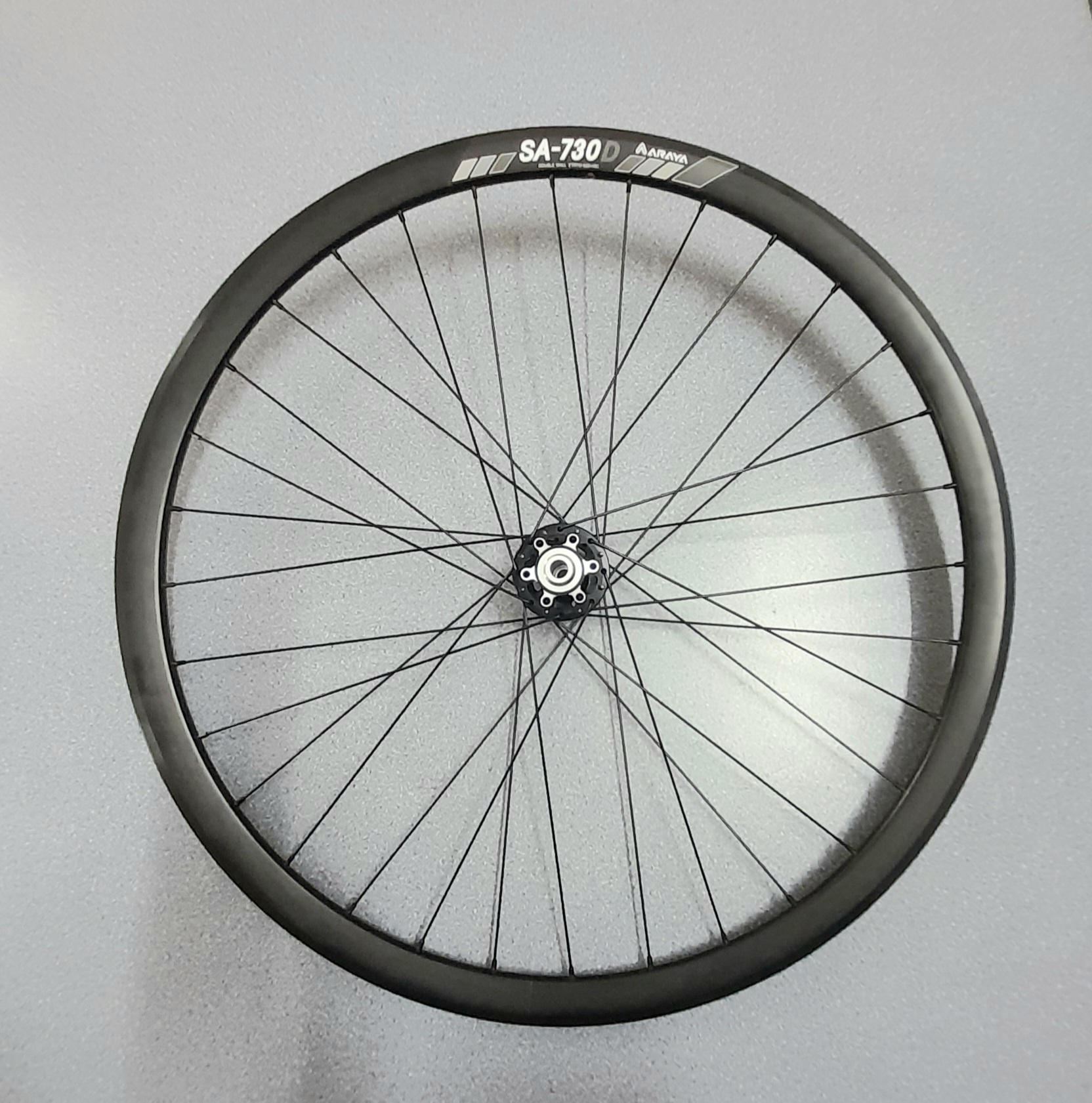 CUSTOM HANDBUILT WHEELS (Rollcii 32H hub set, ARAYA SA-730D RIM)