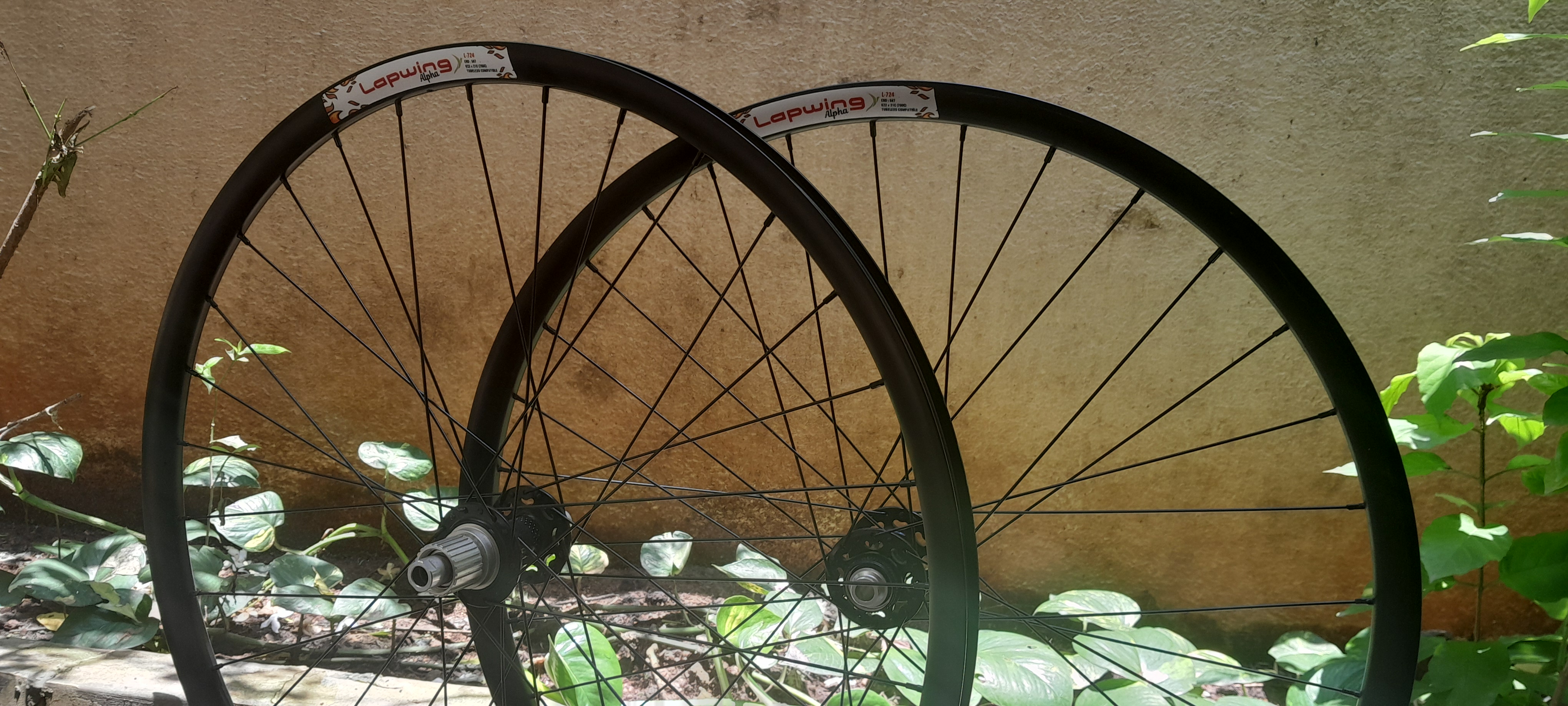CUSTOM HANDBUILT WHEEL SET Centre Lock 12 Speed  (Rollcii 32H hubset Centre Lock Brk, Lapwing LP-724)